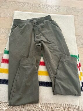 lululemon athletica Men's Olive Green Drawstring Joggers